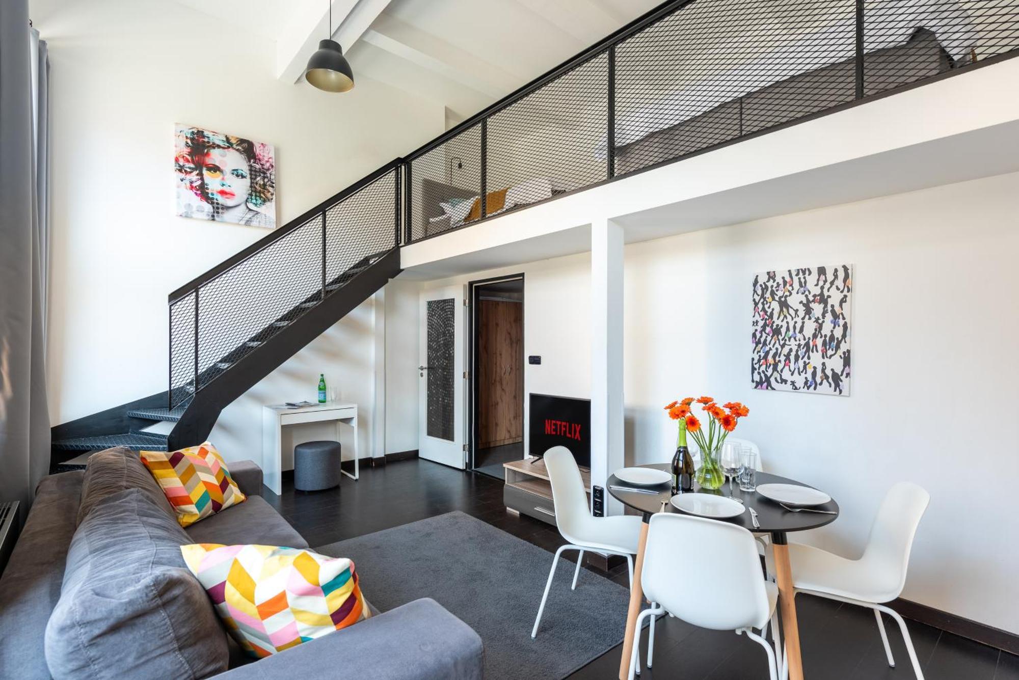 Lägenhet Loft Spacious In Prag