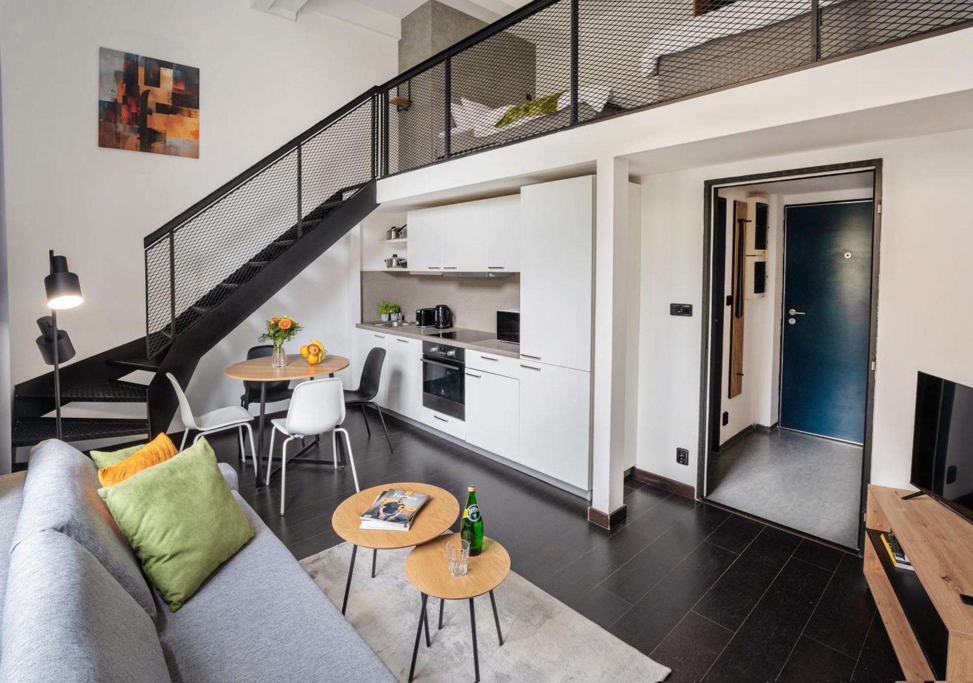 Lägenhet Loft Spacious In Prag